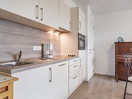 Spacious Studio With Storage Room