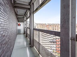 Spacious Studio With Storage Room