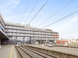 Spacious Studio With Storage Room