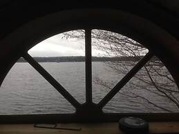 Holiday Home Hus Lammen Right on the Lake