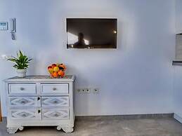 Inviting Apartment With Balcony