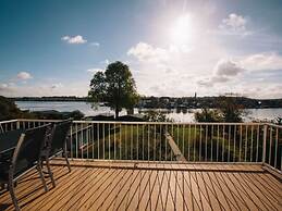 1 Villa Blanck Comfortable Holiday Residence