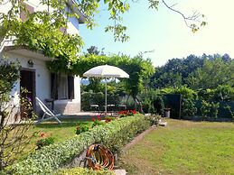 Chalet With Garden, Terrace and Barbecue