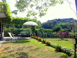 Chalet With Garden, Terrace and Barbecue