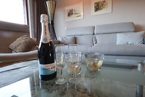 Apartment With Private Balcony