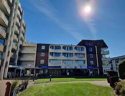 Apartment With Private Balcony