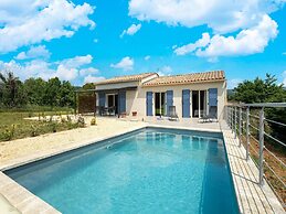 Cosy Holiday Home With Pool