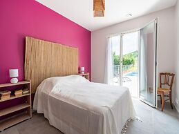 Cosy Holiday Home With Pool
