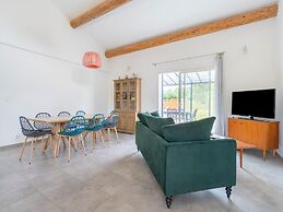 Cosy Holiday Home With Pool