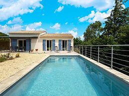 Cosy Holiday Home With Pool