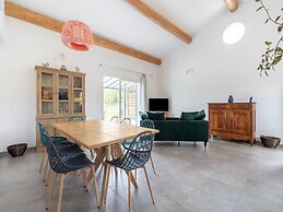 Cosy Holiday Home With Pool