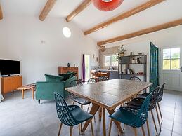 Cosy Holiday Home With Pool