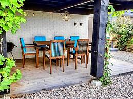 Quaint Holiday Home in Lamswaarde With Garden