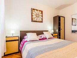 Spacious Apartment With Covered Terrace