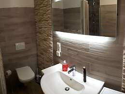 Petra Modern Retreat