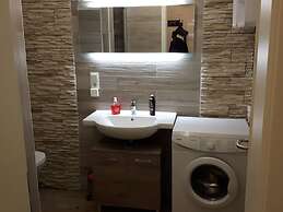 Petra Modern Retreat