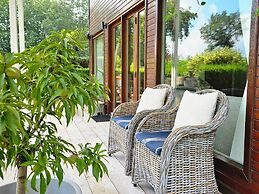 Beautiful Holiday Home With Spacious Garden