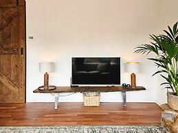 Beautiful Holiday Home With Spacious Garden