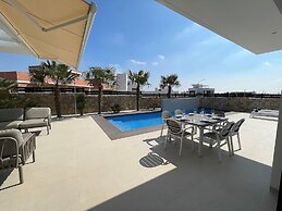 Modern Villa Near Guardamar