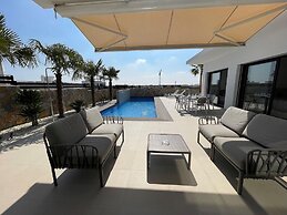 Belvilla by OYO Villa Ciudad Quesada