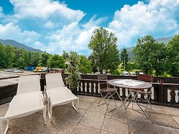 Attractive Apartment With Terrace