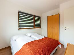 Attractive Apartment With Terrace