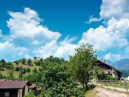 Attractive Apartment With Terrace