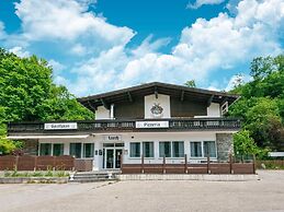 Attractive Apartment With Terrace