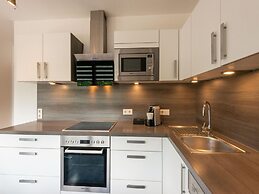 Attractive Apartment With Terrace