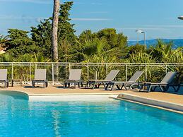 Holiday Home With Terrace Near the Sea