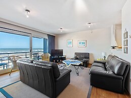 Royal 201 Seafront Apartment in a top Location