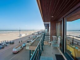 Royal 201 Seafront Apartment in a top Location