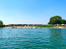 Modern Chalet With a Dishwasher in Lathum