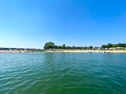 Modern Chalet With a Dishwasher in Lathum