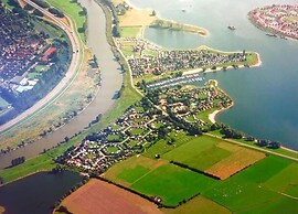 Modern Chalet With a Dishwasher in Lathum