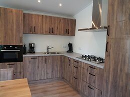 Lovely Bungalow in Hoenderloo With Fireplace