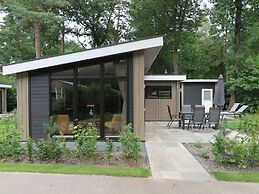 Lovely Bungalow in Hoenderloo With Fireplace