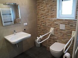 Lovely Bungalow in Hoenderloo With Fireplace