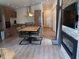 Lovely Bungalow in Hoenderloo With Fireplace