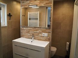 Lovely Bungalow in Hoenderloo With Fireplace