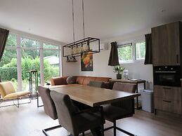 Lovely Bungalow in Hoenderloo With Fireplace