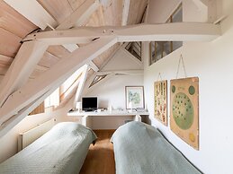 Premium Farmhouse in Nieuwmunster With Pool