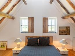 Premium Farmhouse in Nieuwmunster With Pool