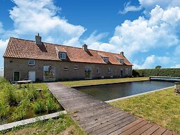 Premium Farmhouse in Nieuwmunster With Pool