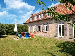 Premium Farmhouse in Nieuwmunster With Pool