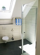 Beech Modern Retreat