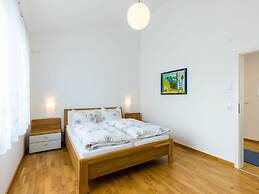 Beech Modern Retreat