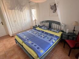 Villa Miraflores Comfortable Holiday Residence