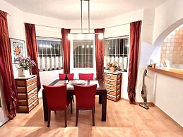 Villa Miraflores Comfortable Holiday Residence