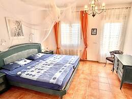 Villa Miraflores Comfortable Holiday Residence